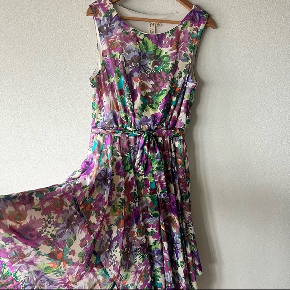 Floral long dress. - Picture 5 of 6